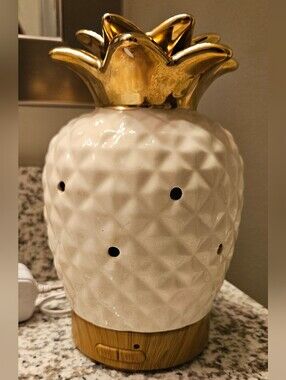Gold-Top White Pineapple Aromatherapy Diffuser -